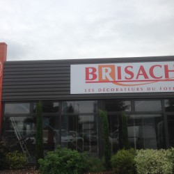 Brisach - Fabrication + Pose